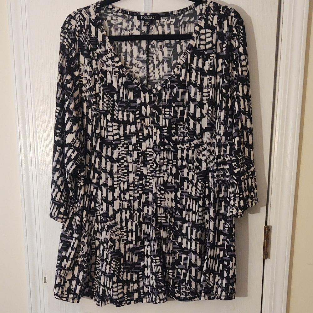 Roz & Ali Monochrome Abstract Blouse, Size 2X